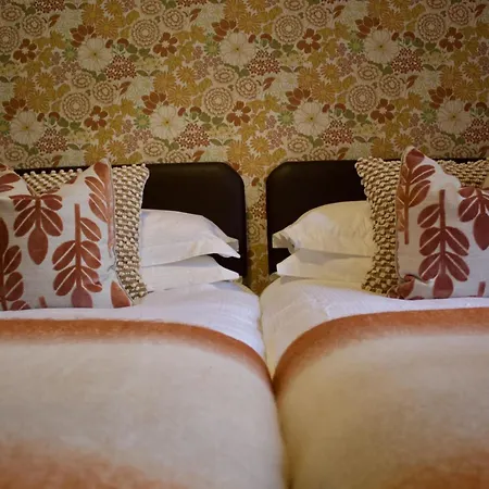 Two Chimneys Дом отдыха Кесвик